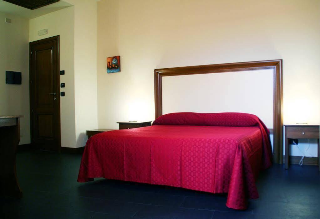 I Cento Campanili Apartman Acireale Kültér fotó